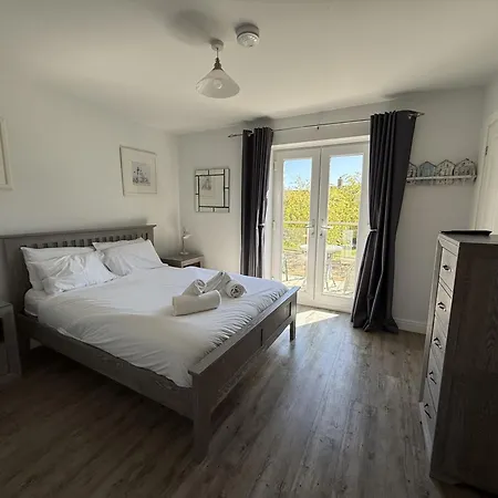 Prospect Cottage, The Bay, Balcony, 2 Bedrooms, Patio, Parking Nearby, 2 Dogs Welcome Vakantiehuis